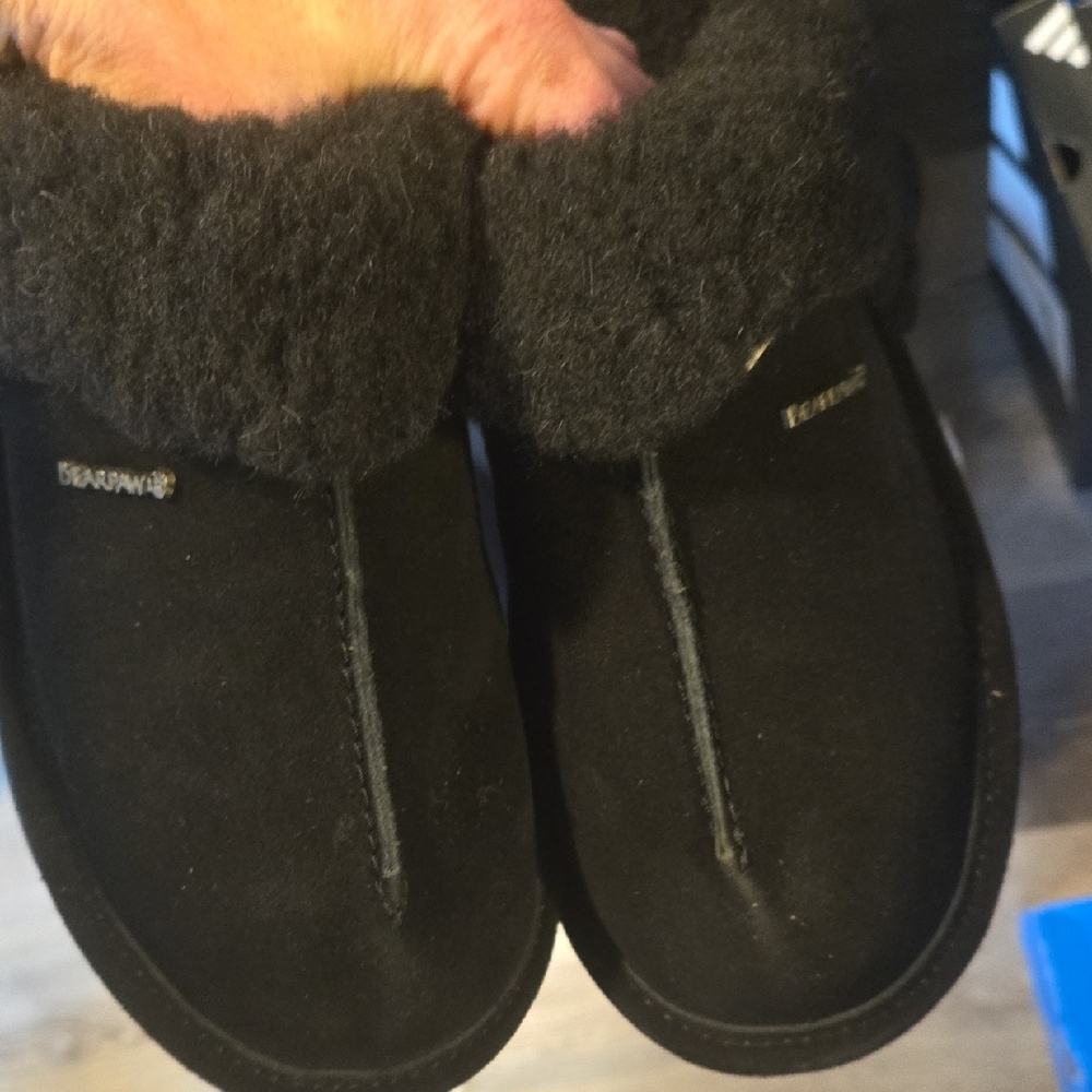 BearPaw Black Cozy Slippers Size 8 WOMENS Brand NWT - Picture 5 of 7